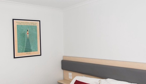 Queen Bed