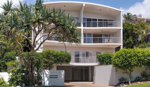 OFFSITE- 1 Bedroom Apartment - Ocean View Opposite Beach