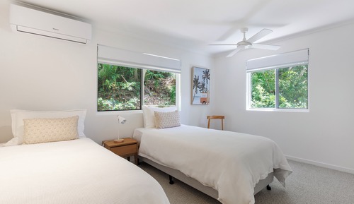 OFFSITE- 2 Bedroom Apartment - Ocean View Opposite Beach