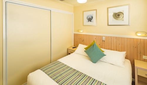 Watefront Deluxe Spa Cabin