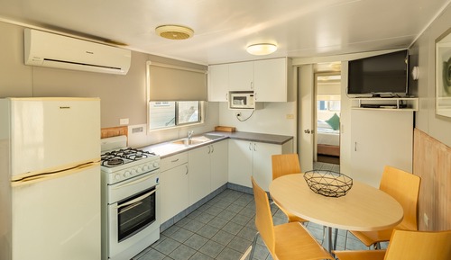 Waterfront Cabin (1BR)