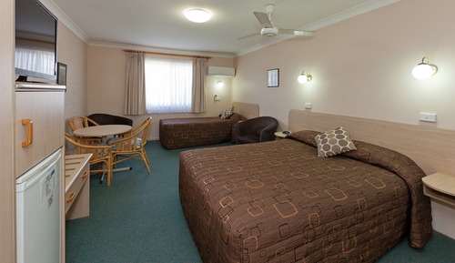 Standard Suite, 1 Bedroom, Non Smoking (3 PERSON TWIN ROOM)