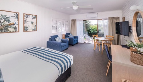 Superior Suite, Non Smoking, Kitchenette (King Spa Suite)