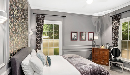 Deluxe Room, 1 King Bed, Non Smoking, Jetted Tub