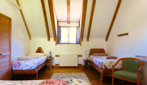 Farmhouse Room 2