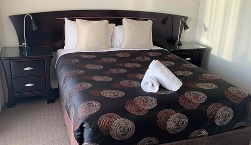 Deluxe Suite, 2 Bedrooms, Non Smoking, Kitchen