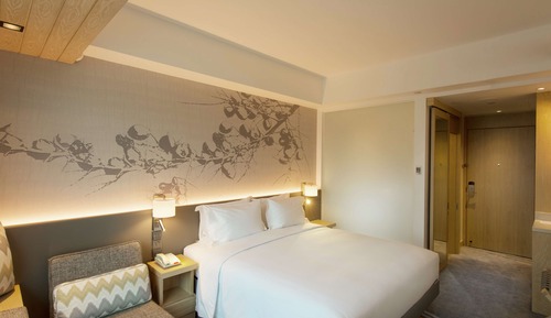 Deluxe Room, 1 King Bed, Balcony