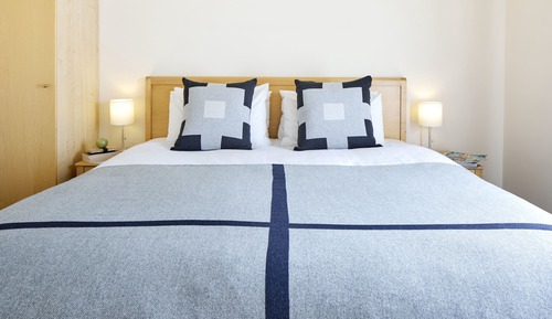 Three Bedroom (6 share)