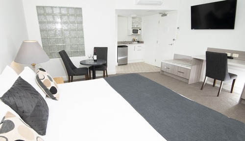 Deluxe King Spa Room
