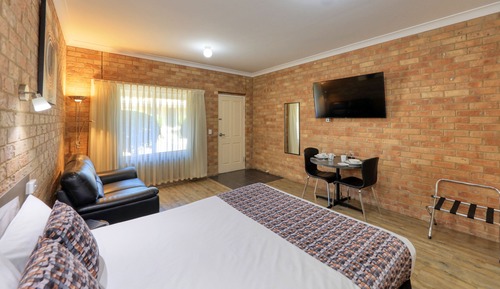 Corner Spa Suite
