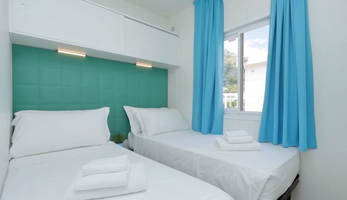 Superior Mobile Home, 2 Bedrooms, Sea View