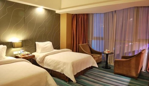 Twin Room (Super Sassy)