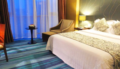 Double Room (Extreme Sassy)