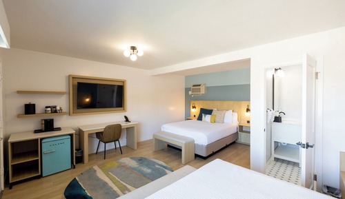 Room, 2 Queen Beds, Partial Ocean View
