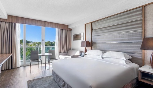 Waterfront View, 1 King Bed