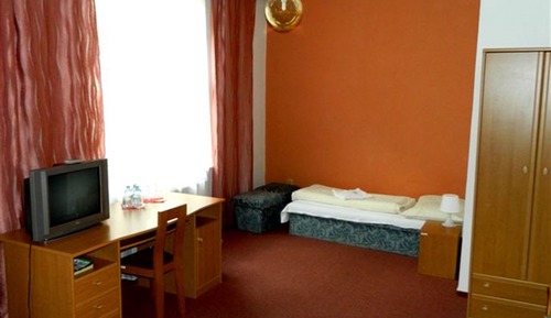 Standard Triple Room, Private Bathroom