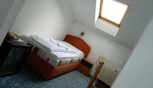 Single Room, Private Bathroom (Attic)