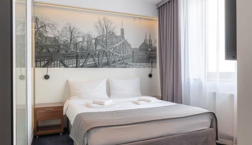 Deluxe Studio Suite