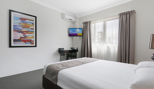 Queen Suite 