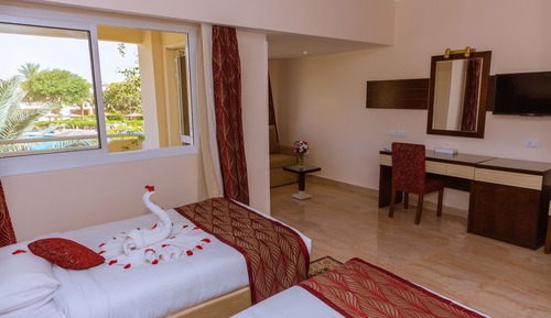 Deluxe Room, Partial Sea View