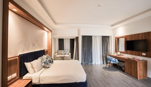 Premium Room, Balcony, Partial Sea View