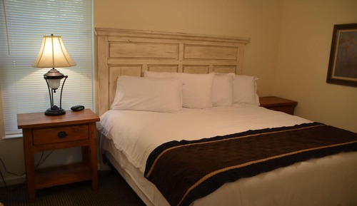 Holly Suites, 1 Bedroom Condo, King Bed