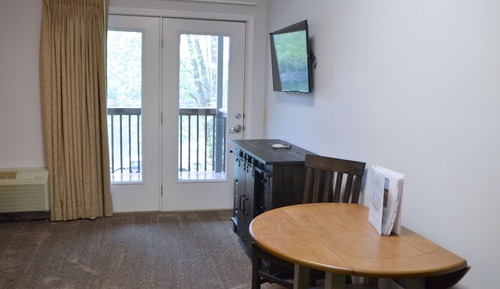 Lodge Suites, 1 King Bed, Lake View