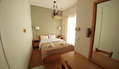 Single Room, Mountain View