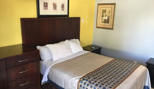 Standard Room, 1 Queen Bed