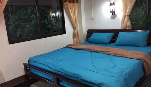 Standard Queen room for 2 persons