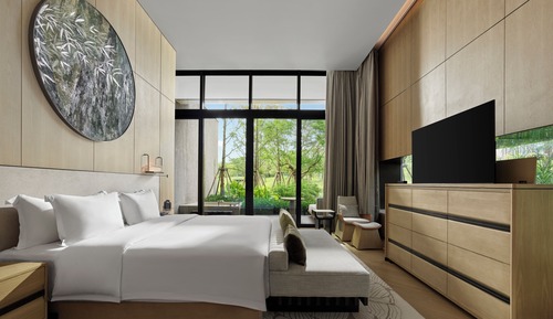 Presidential Onsen Pool Villa