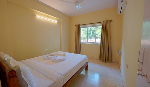 Exclusive Apartment (2 bedroom apt with balcony)