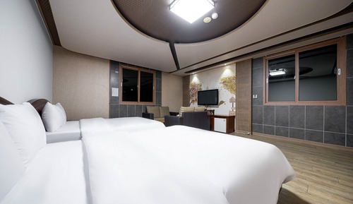 Family Twin Room