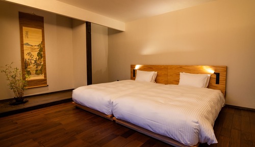 YABANE: Traditional "Machiya" Two-Storey Suite with Courtyard, Connecting Room,74sqm, Non-Smoking