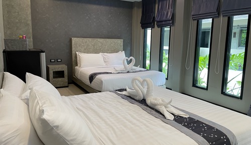 Club Quadruple Room