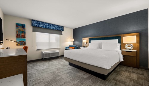 Room, 1 King Bed, Refrigerator & Microwave