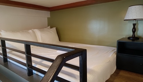 Barkada Room for 10
