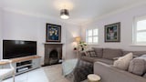 House (4 Bedrooms)