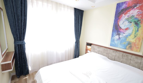 Deluxe Apartment