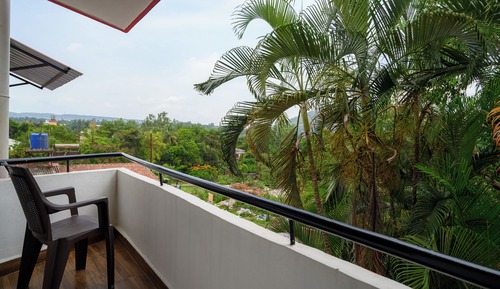 Classic Room, 1 Queen Bed, Balcony