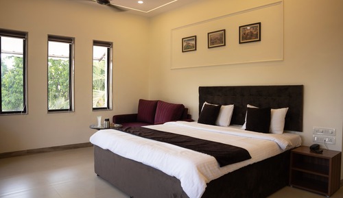 Signature Room, 1 King Bed with Sofa bed, Balcony, Mountain View