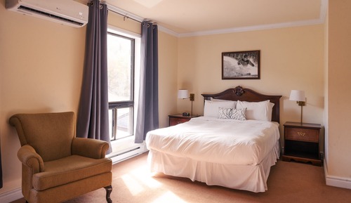 Room 219 Mountain View Ski in/out