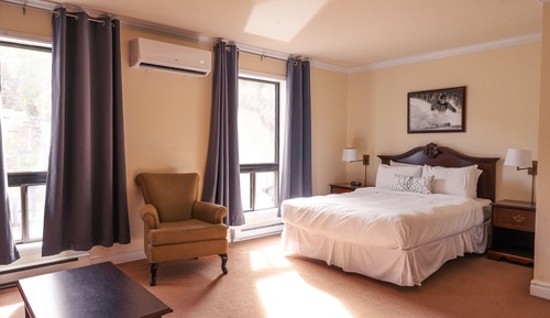 Room 214 Mountain View Ski in/out