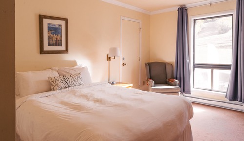 Room 218 Mountain View Ski in/out