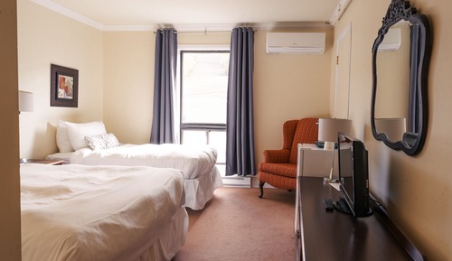Room 215 Mountain View Ski in/out