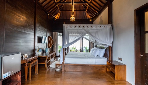 Suite Room with Hills View