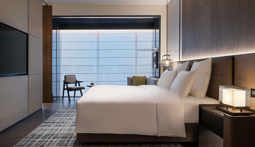 Deluxe Suite, 1 King Bed, City View