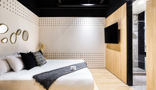 Stylish Apartment with a Private Balcony