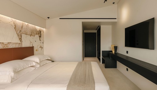 Design Room with Side Sea View