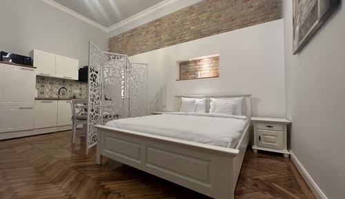 Deluxe Studio, 1 Queen Bed